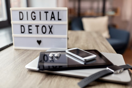 The Benefits of a Digital Detox: Reclaiming Your Mental and Physical Well-being